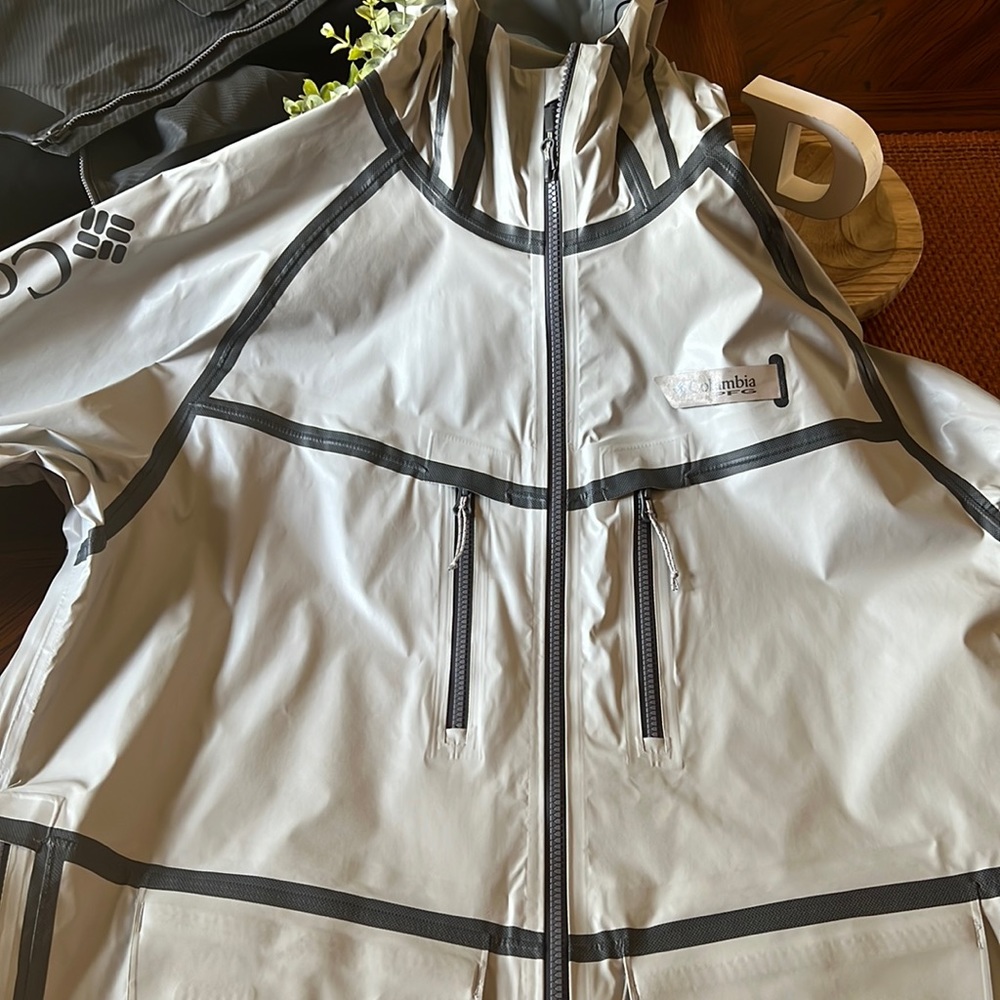 PFG fishing coat. No Tags worn once